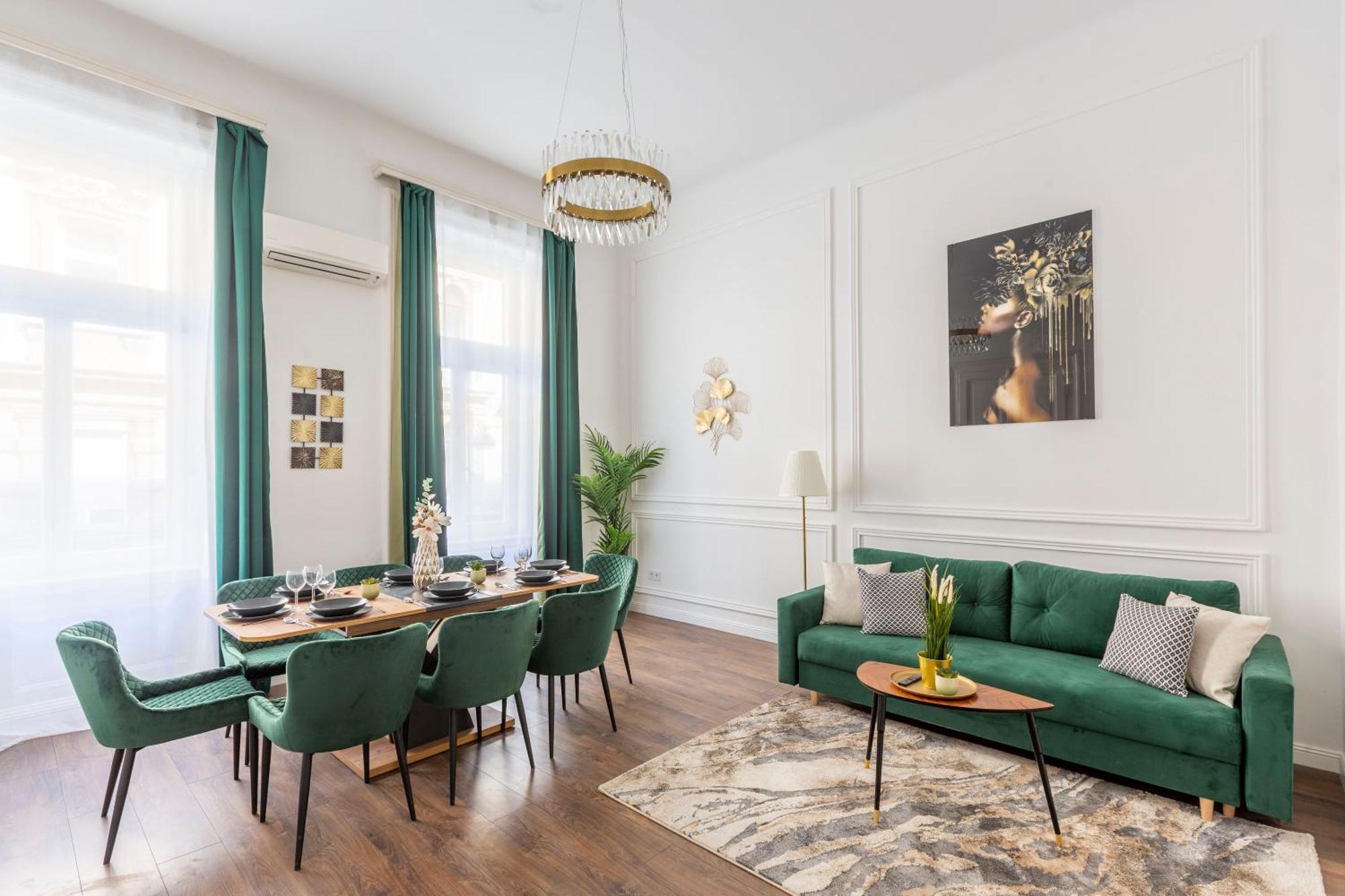 Apartament Luxurious Prestige Next To The New York Cafe *